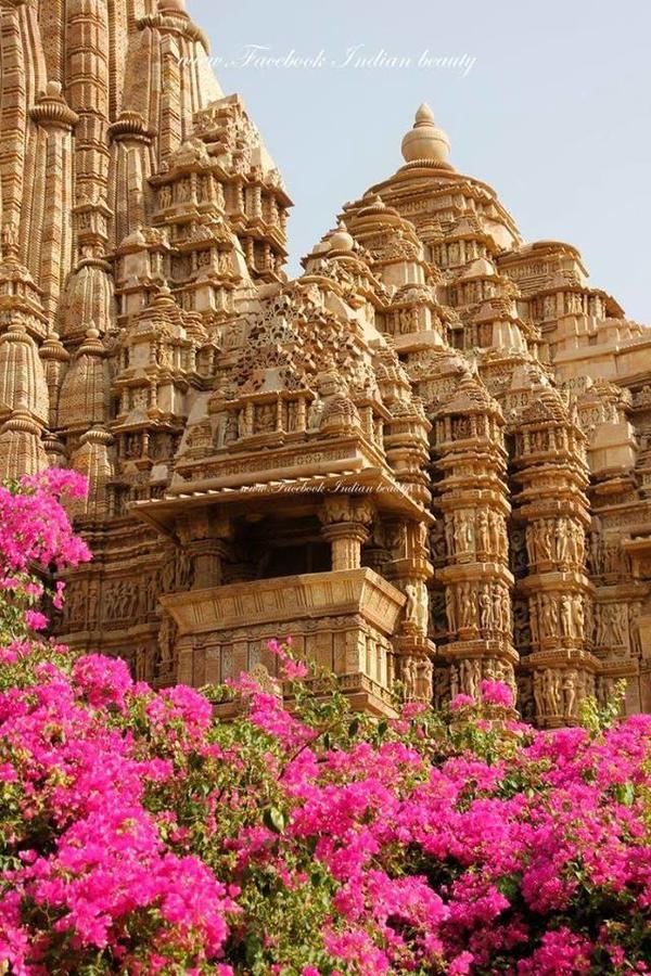 Hotel Yogi Lodge Khajuraho Exterior photo
